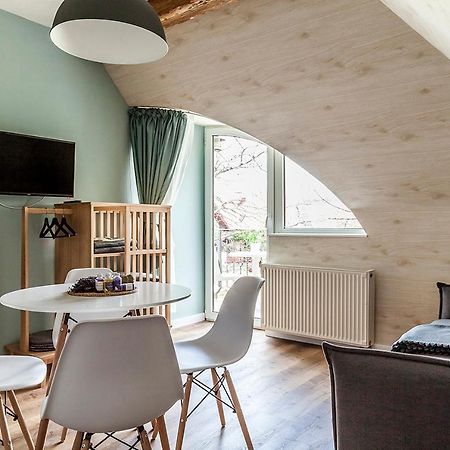 Harmonia Apartman Erkellyel Es Szaunaval Balatonfured Bagian luar foto