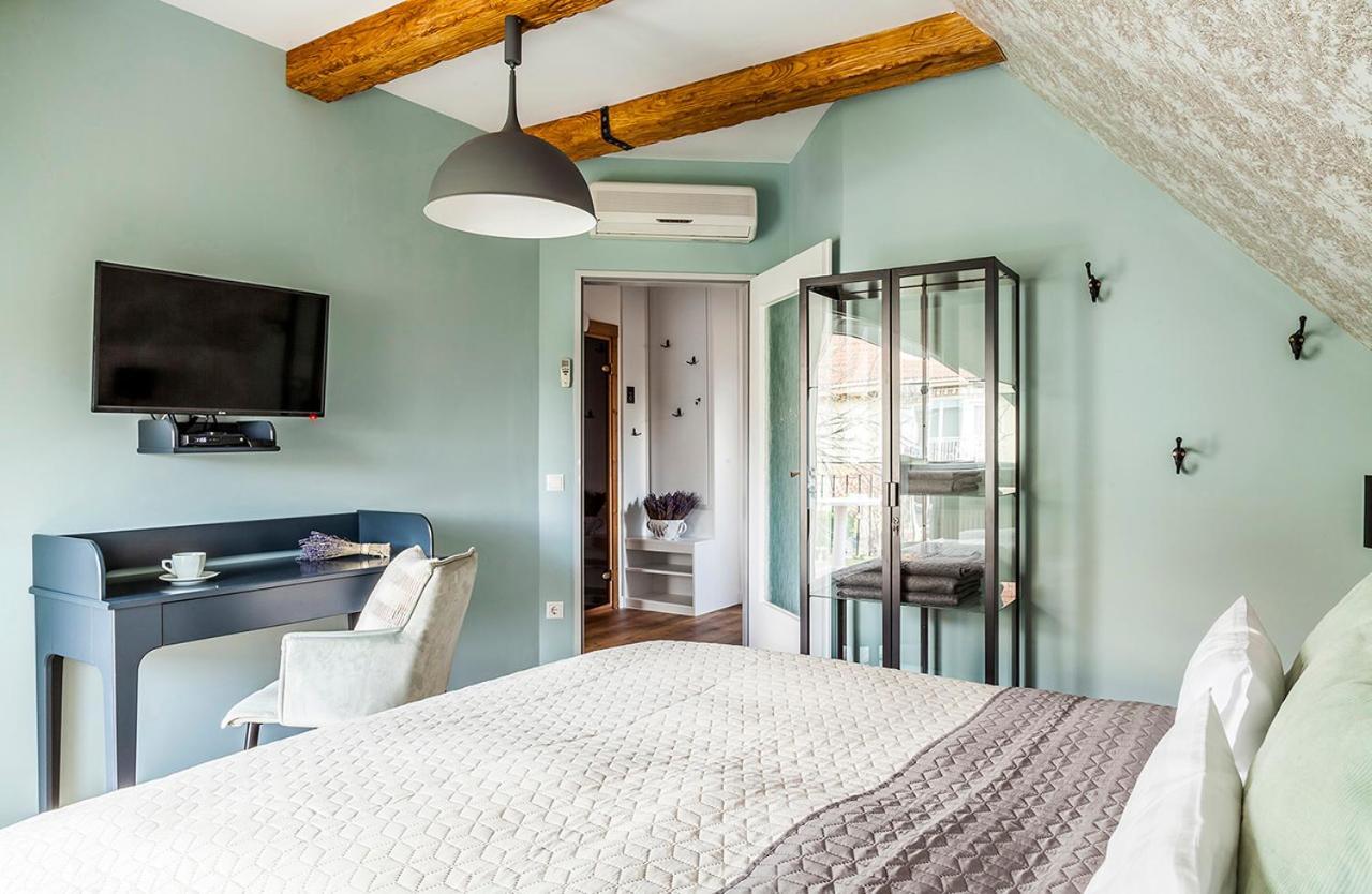 Harmonia Apartman Erkellyel Es Szaunaval Balatonfured Bagian luar foto