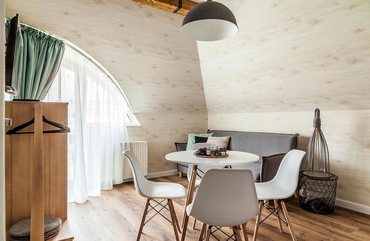 Harmonia Apartman Erkellyel Es Szaunaval Balatonfured Bagian luar foto